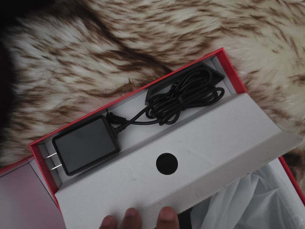 Frameo WiFi Digital Photo Frame 10.1 Inch Touch Screen - Picture 5 of 5
